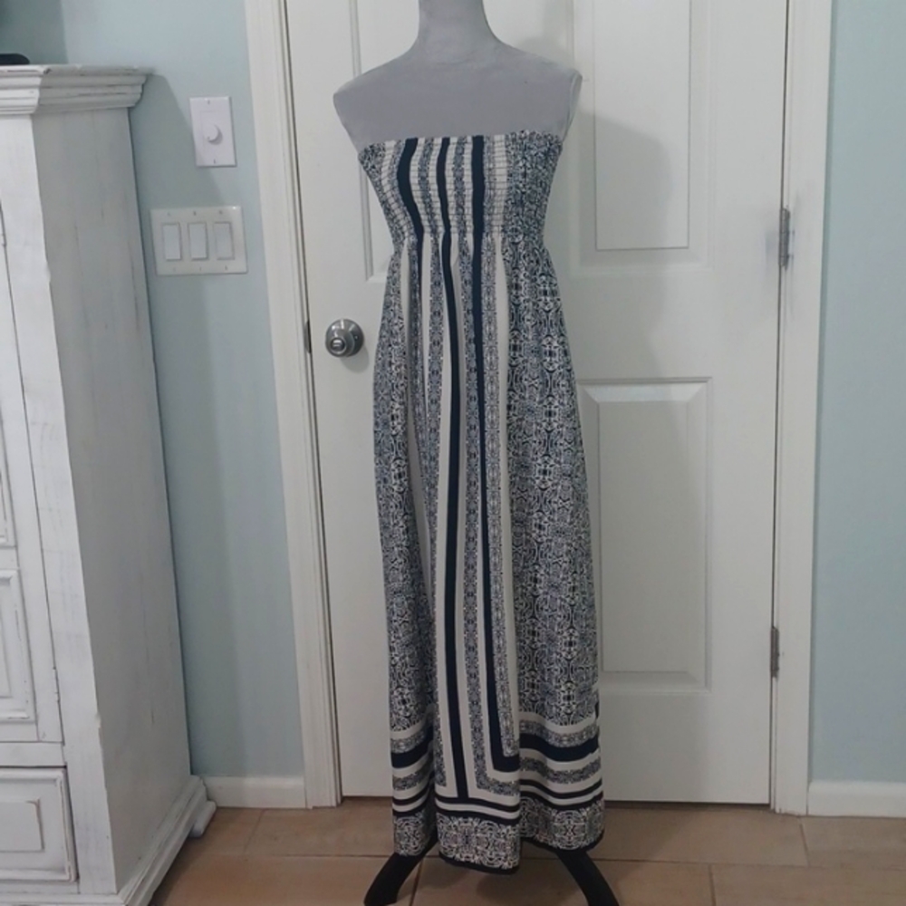 Atmosphere size 6 black and cream dress